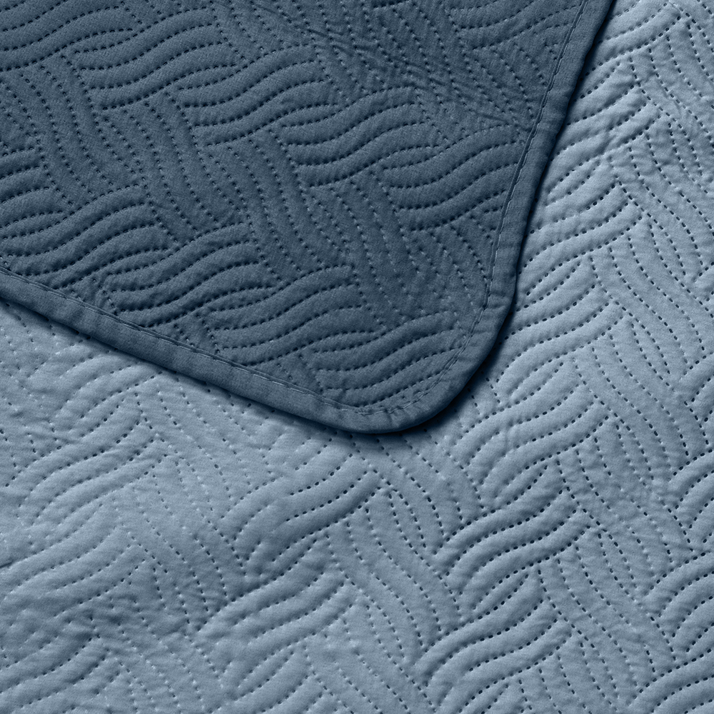 Queen Fitted Sheet & Comforter Set - Image 14