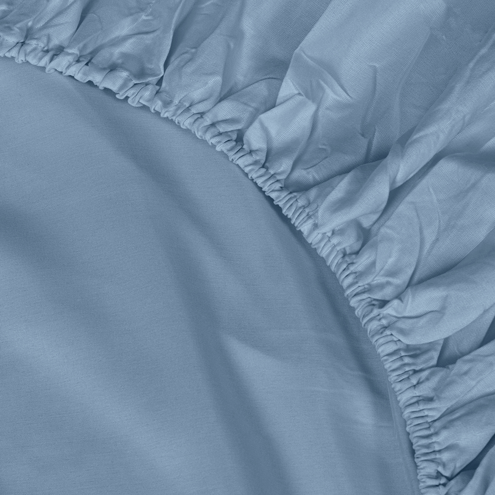 Queen Fitted Sheet & Comforter Set - Image 16